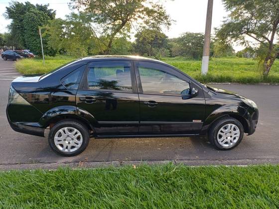 FORD FIESTA 1.6 MPI SEDAN 8V FLEX 4P MANUAL